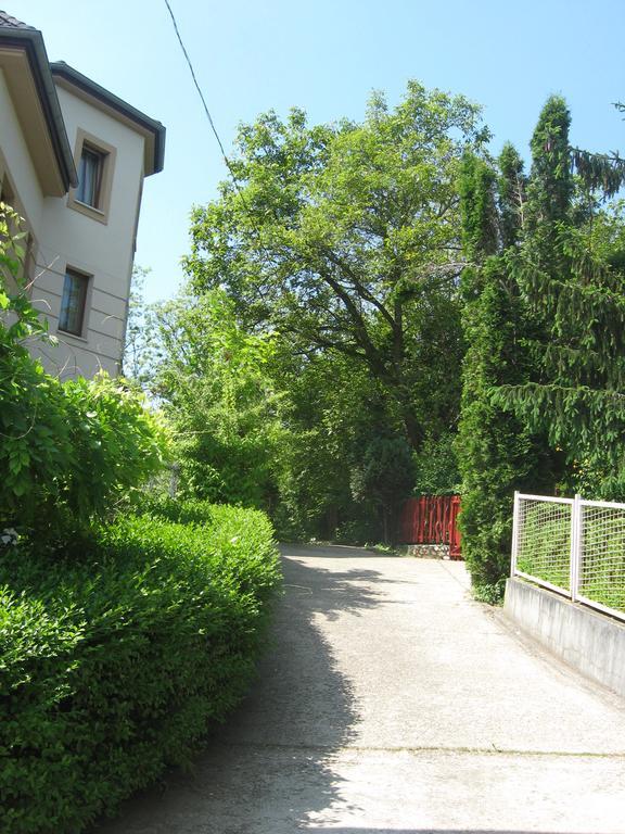 Flair Apartmanhaz Eger Exterior photo