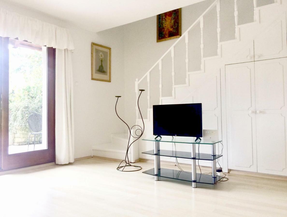 Flair Apartmanhaz Eger Exterior photo